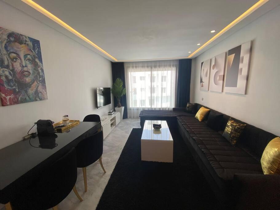 Corniche - Black New